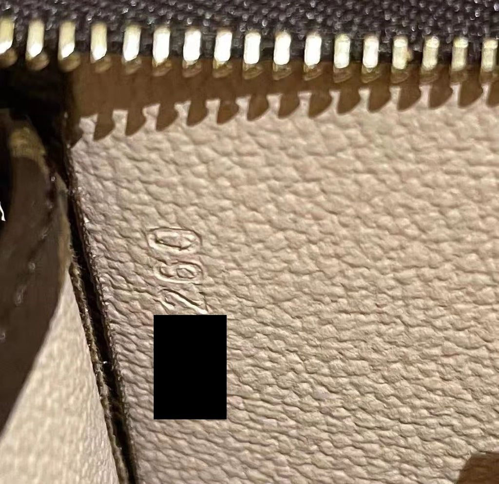 louis-vuitton-toiletry-pouch-size-26-in-monogram