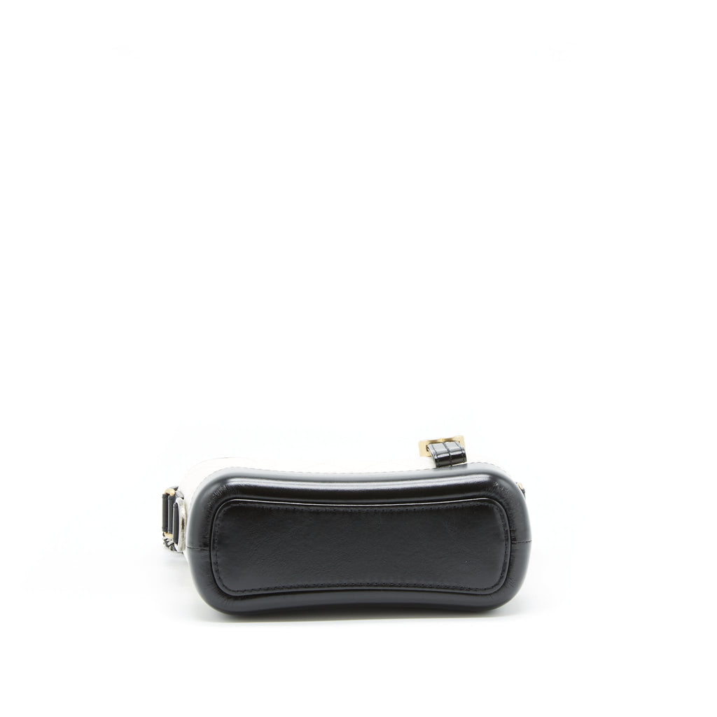 chanel-small-gabrielle-hobo-bag-calfskin-white-black-with-multicolour-hardware