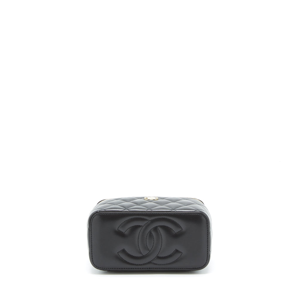 chanel-22a-top-handle-long-vanity-with-chain-lambskin-black-lghw