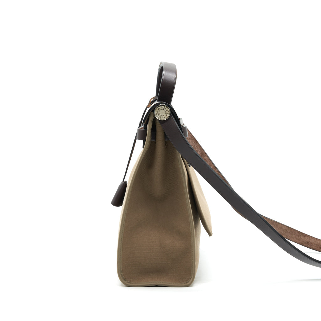 hermes-herbag31-etoupe-stamp-square-m