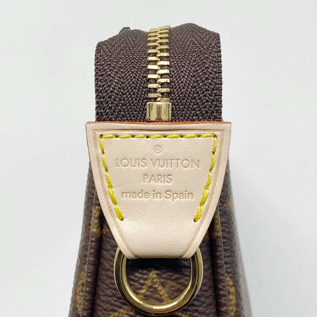louis-vuitton-pochette-accessories-monogram-1