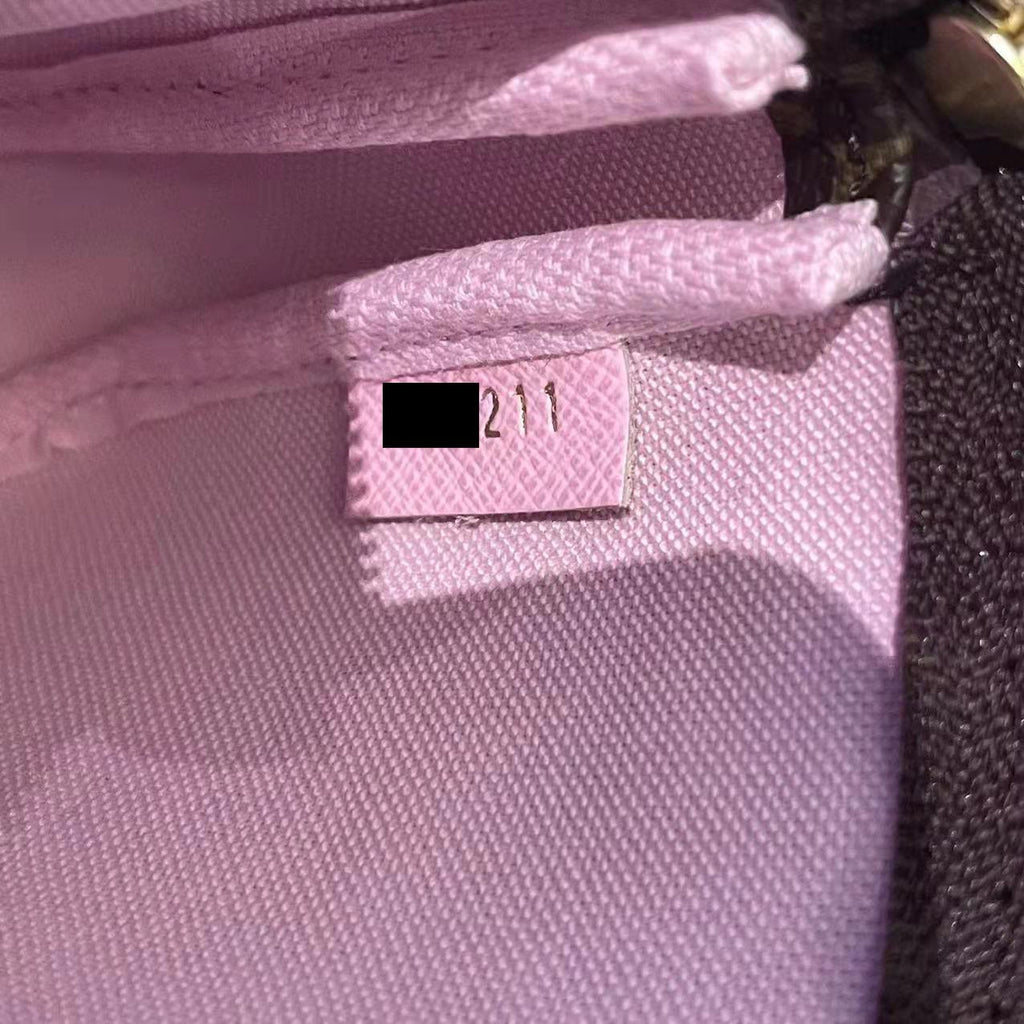 louis-vuitton-mini-pochette-christmas-limited-2021