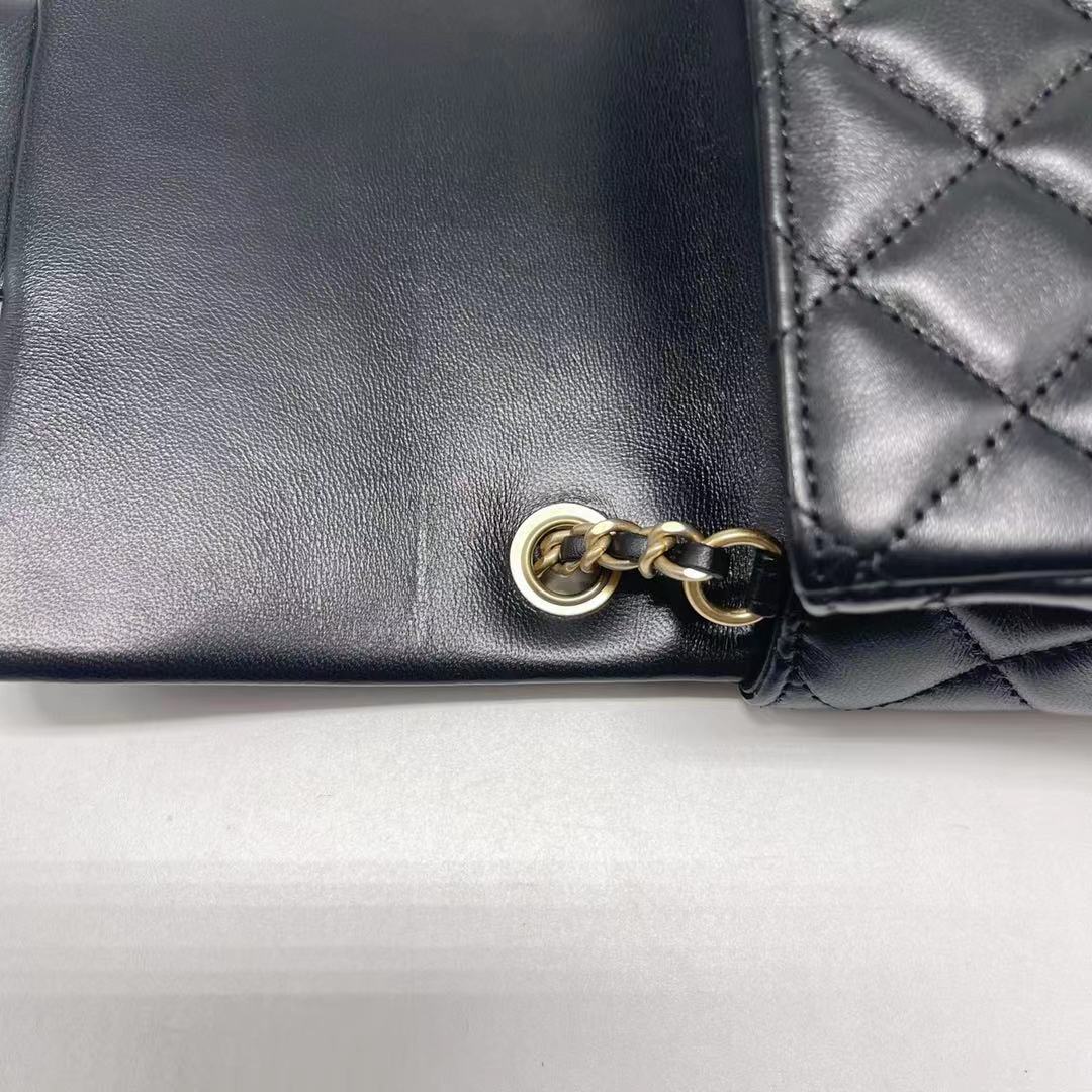 chanel-21b-pearl-crush-mini-square-flap-bag-black-ghw