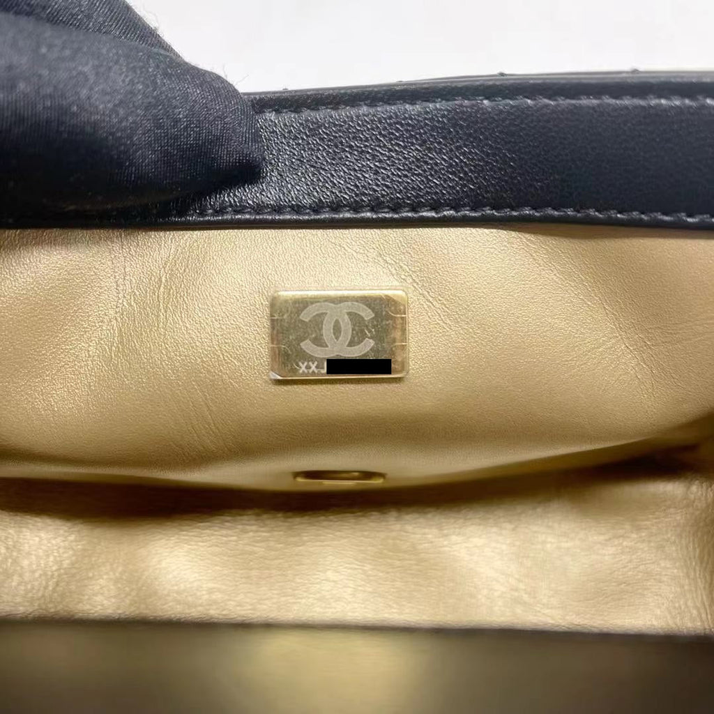 chanel-21b-pearl-crush-mini-square-flap-bag-black-ghw