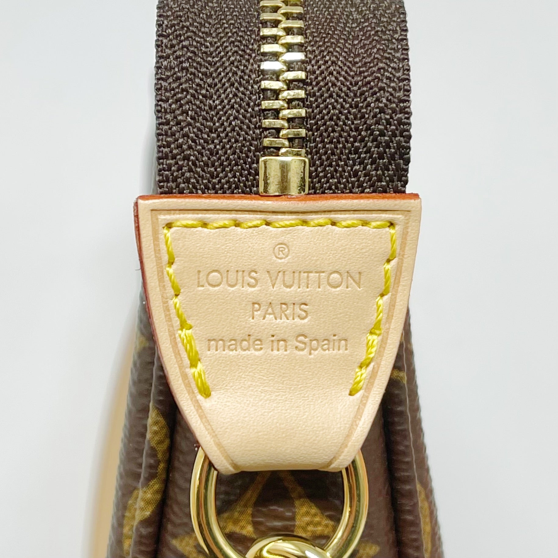 louis-vuitton-pochette-accessories-monogram-canvas-1