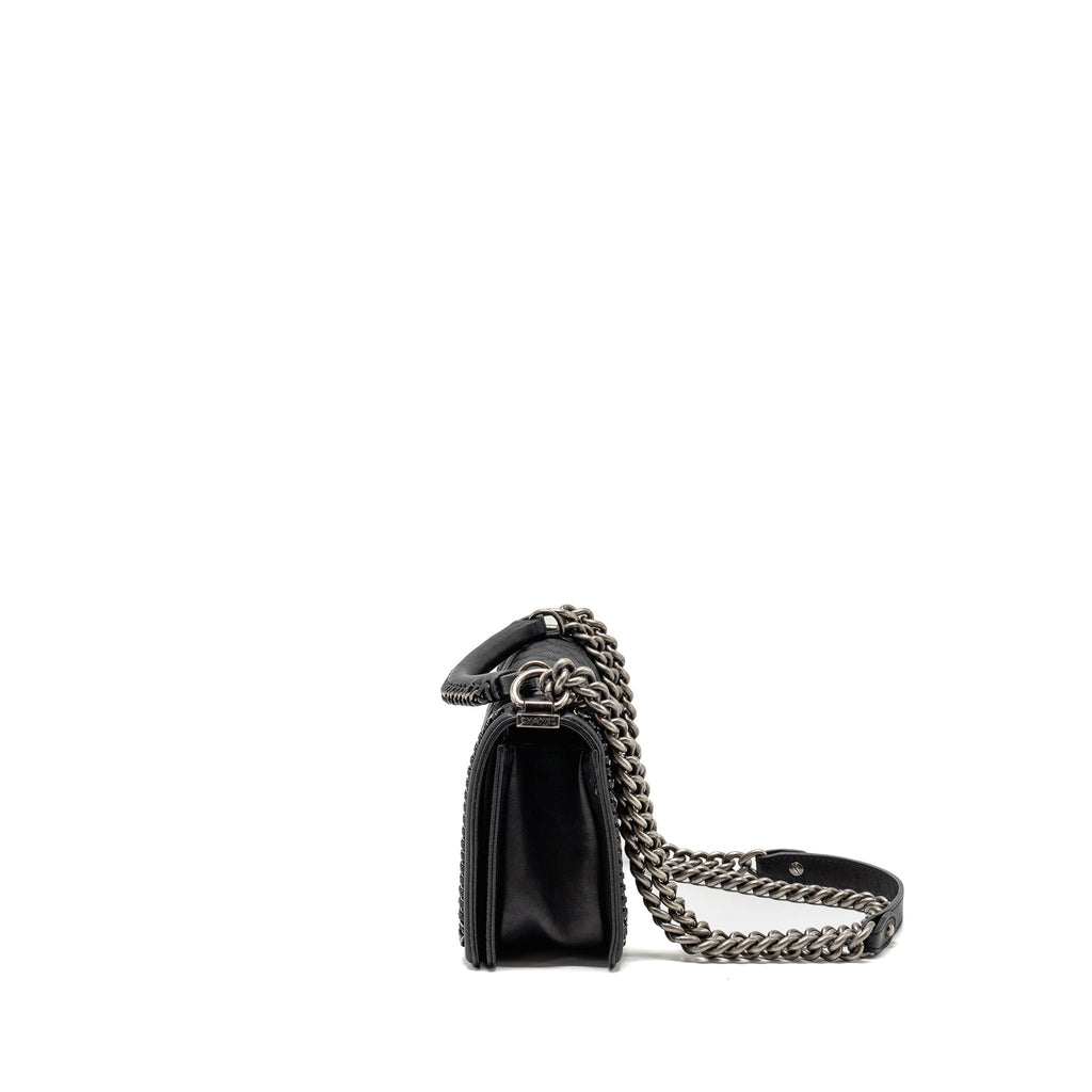 chanel-top-handle-boy-bag-limited-edition-grained-calfskin-black-ruthenium-silver-hardware-copy