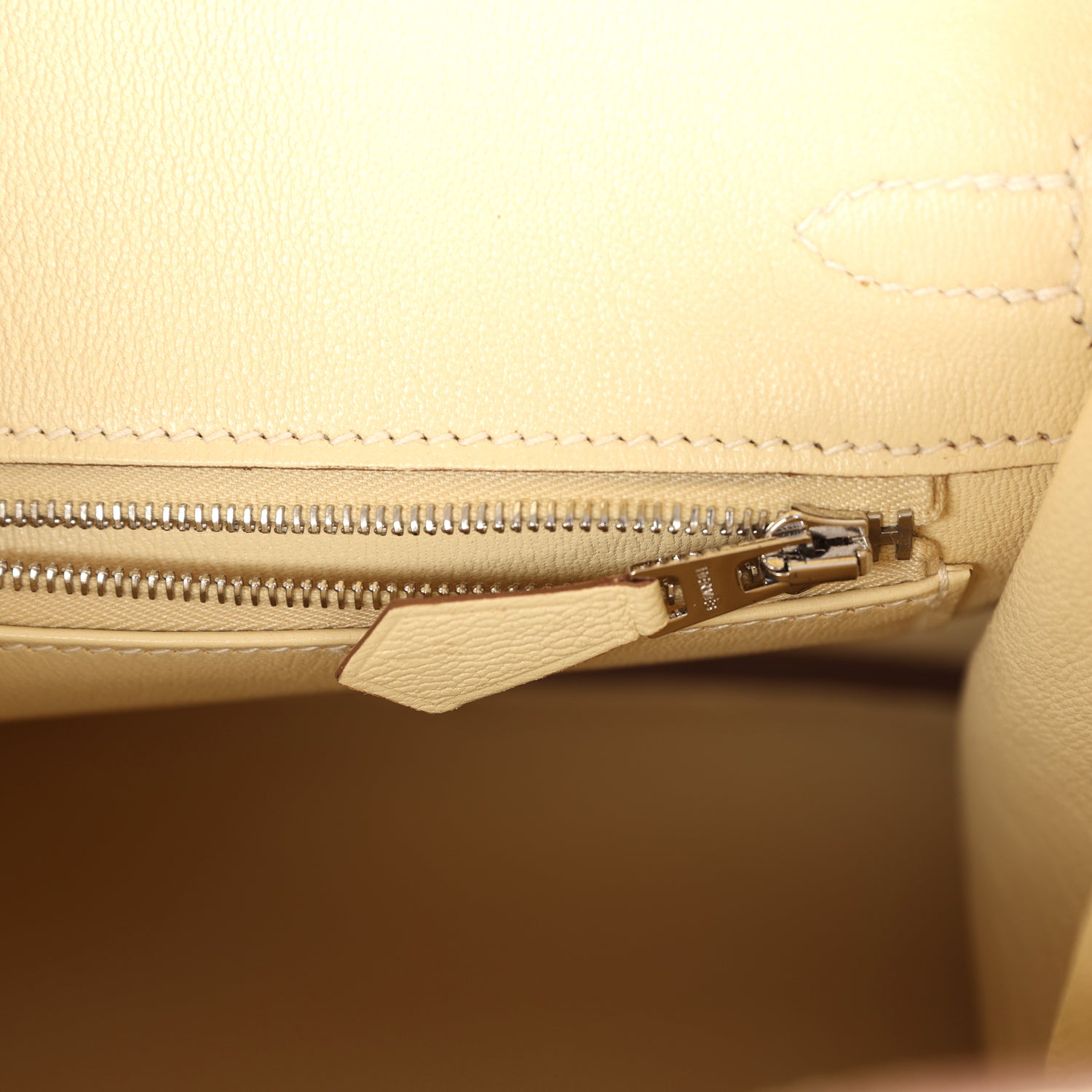 Birkin 25 Vanille Matte Alligator Palladium Hardware Bag