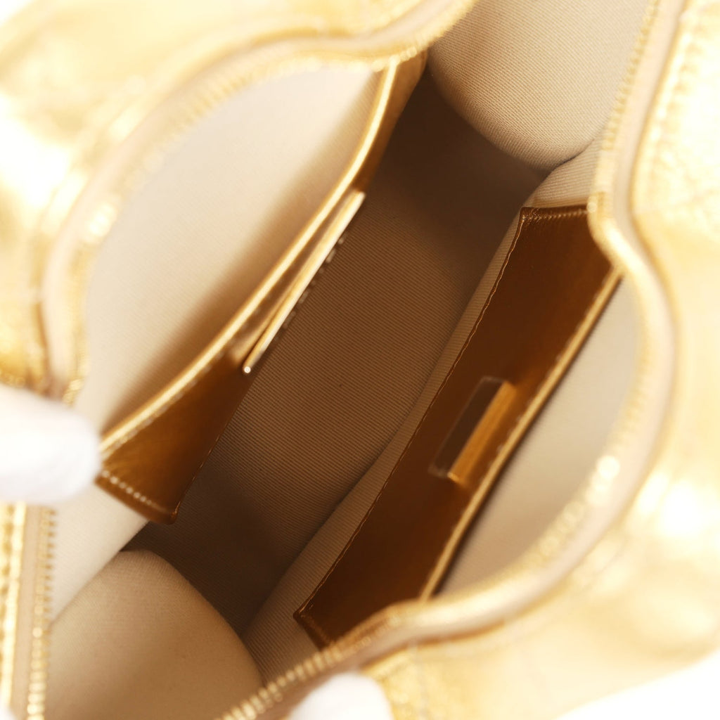 chanel-star-bag-metallic-gold-lambskin-gold-metal-1