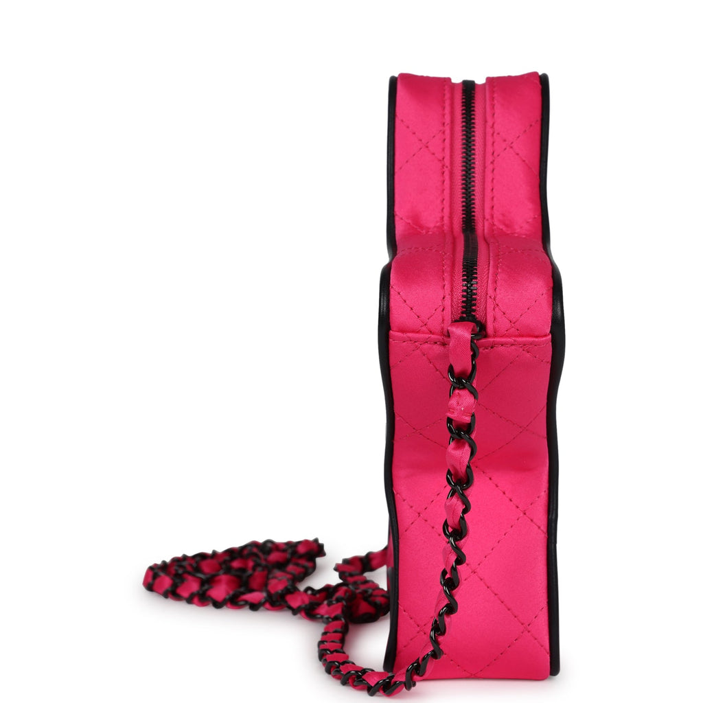 chanel-cc-star-bag-fuchsia-and-black-satin-black-metal-metal