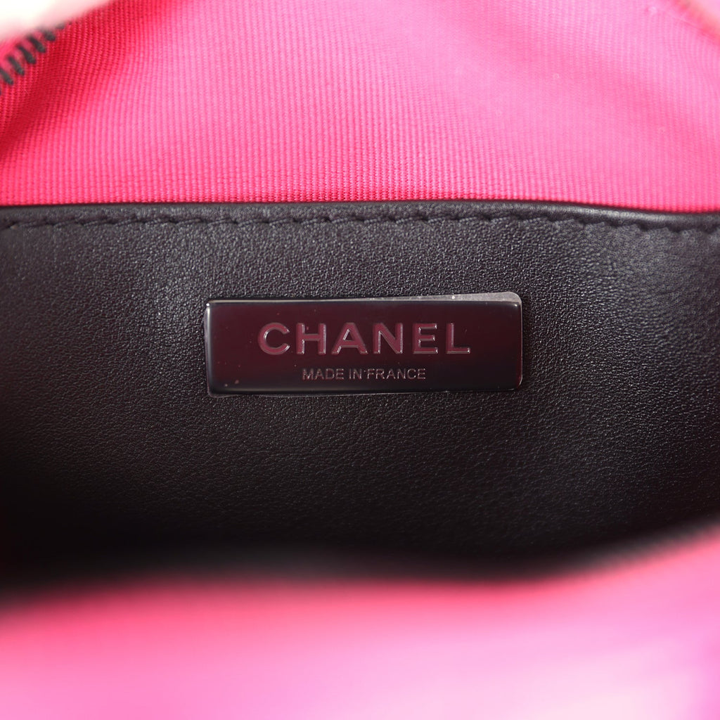 chanel-cc-star-bag-fuchsia-and-black-satin-black-metal-metal