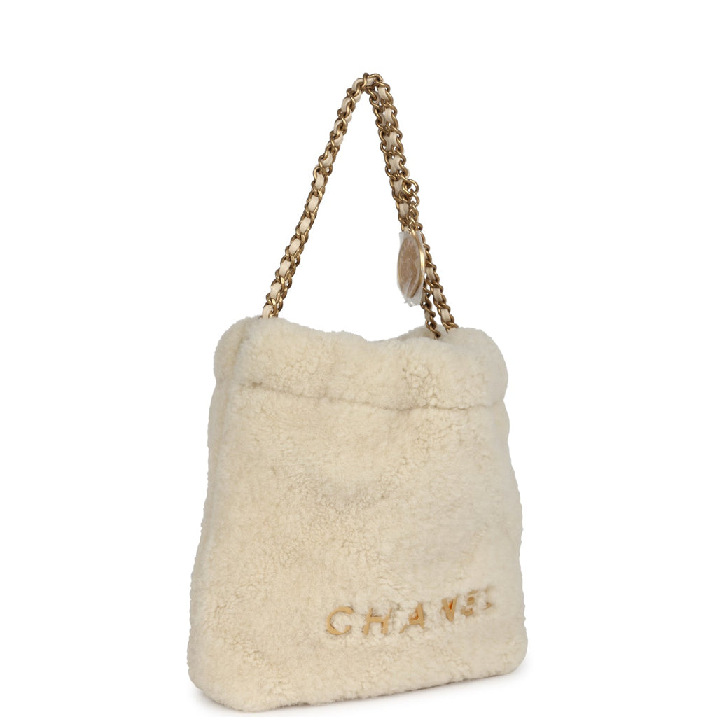 chanel-mini-22-bag-ecru-shearling-gold-metal