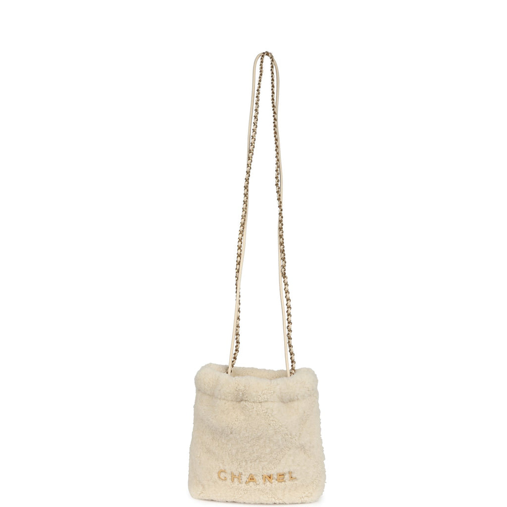 chanel-mini-22-bag-ecru-shearling-gold-metal
