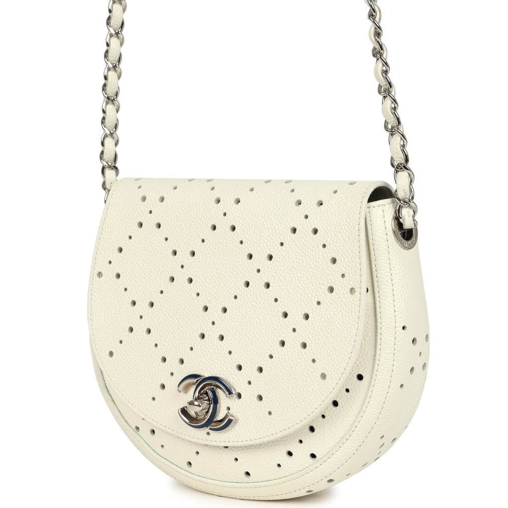 pre-owned-chanel-perforated-messenger-bag-white-caviar-silver-metal