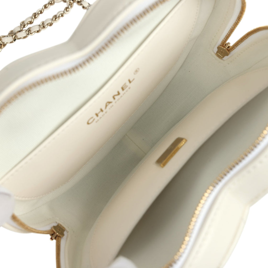chanel-cc-in-love-large-heart-bag-with-chain-white-lambskin-light-gold-metal-1