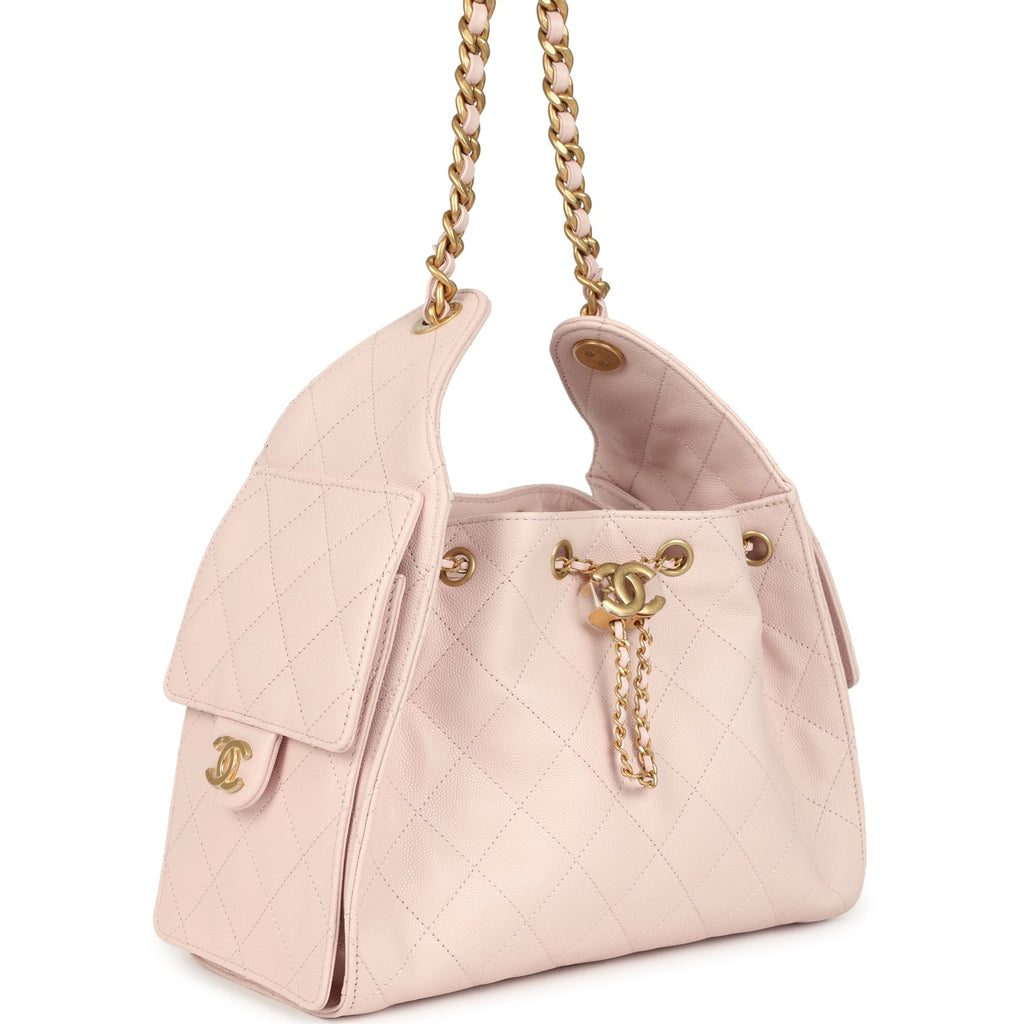 chanel-small-25-hobo-bag-light-pink-caviar-antique-gold-metal-9