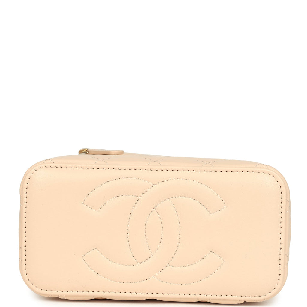 chanel-small-top-handle-vanity-case-light-beige-lambskin-light-gold-metal-1