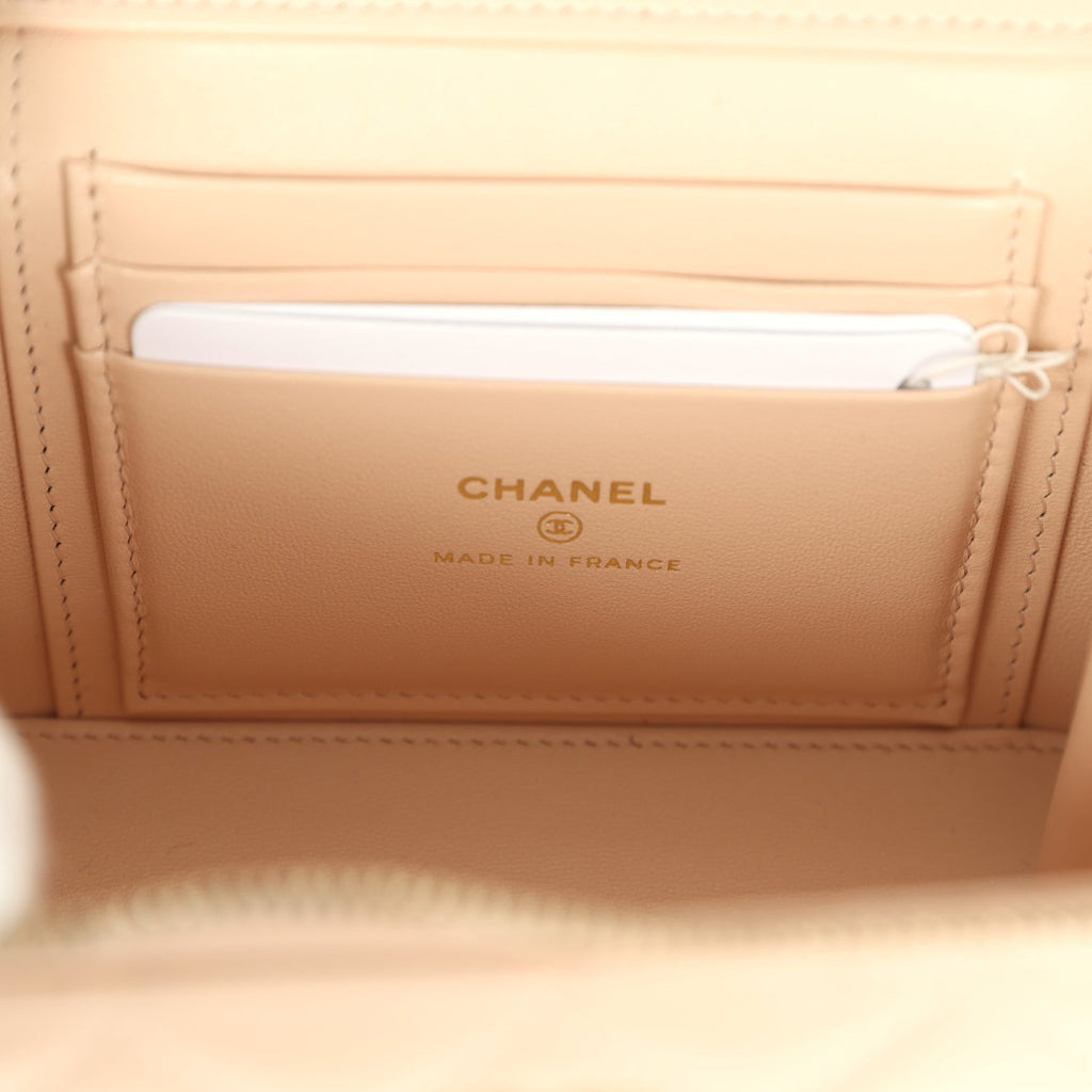 chanel-small-top-handle-vanity-case-light-beige-lambskin-light-gold-metal-1
