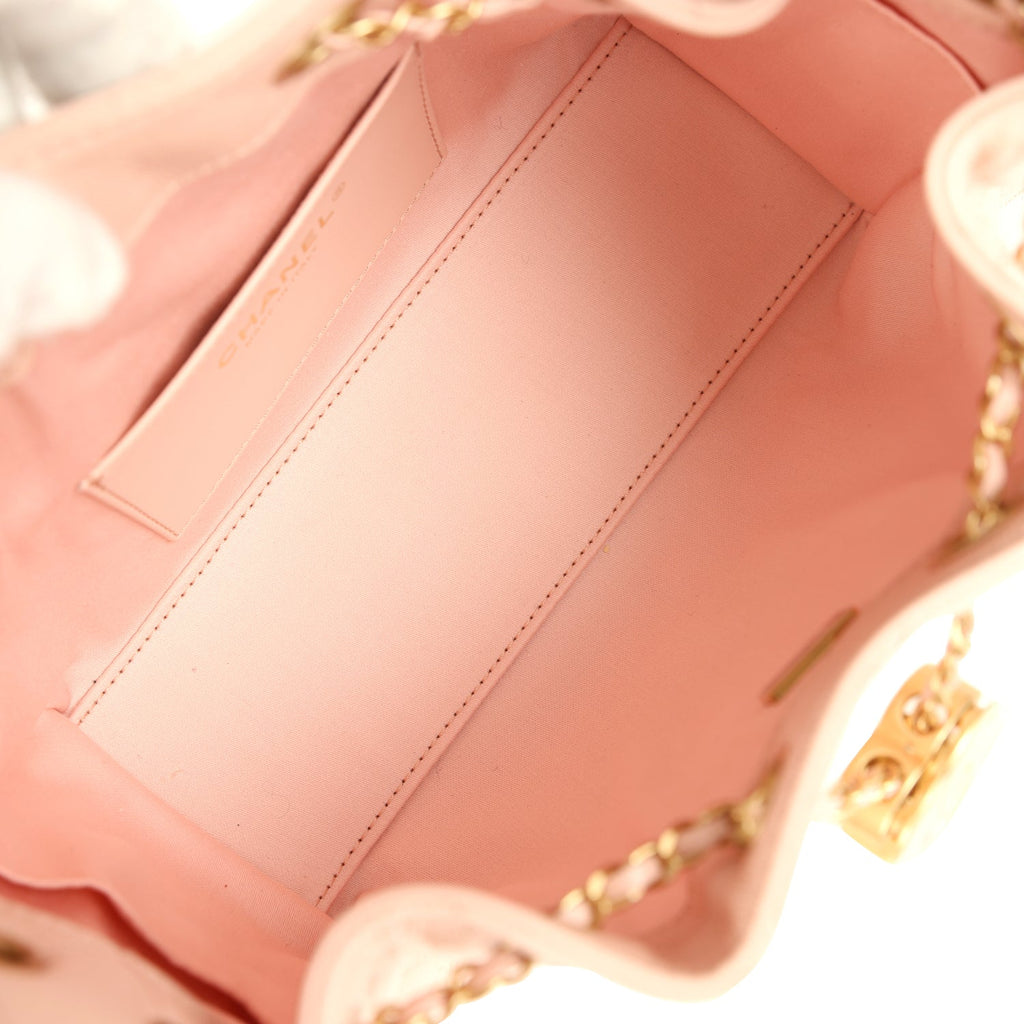 chanel-mini-25-hobo-bag-light-pink-caviar-antique-gold-metal-4