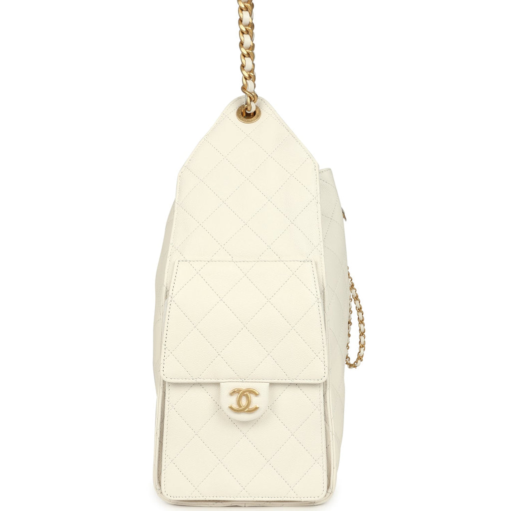 chanel-medium-25-hobo-bag-white-caviar-antique-gold-metal-5