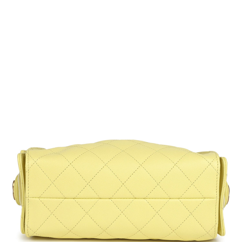 chanel-mini-25-hobo-bag-light-yellow-caviar-antique-gold-metal-1