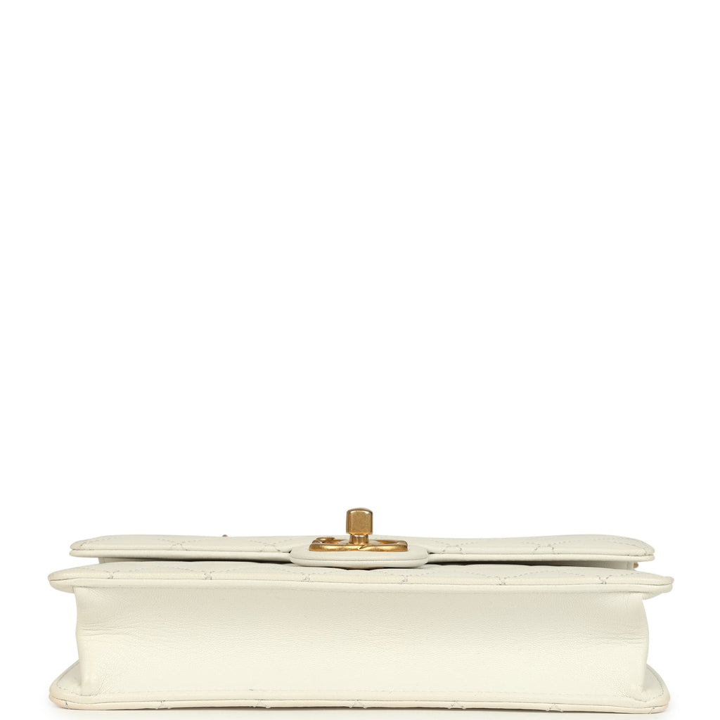 preowned-chanel-small-chic-pearls-flap-bag-white-calfskin-antique-gold-metal