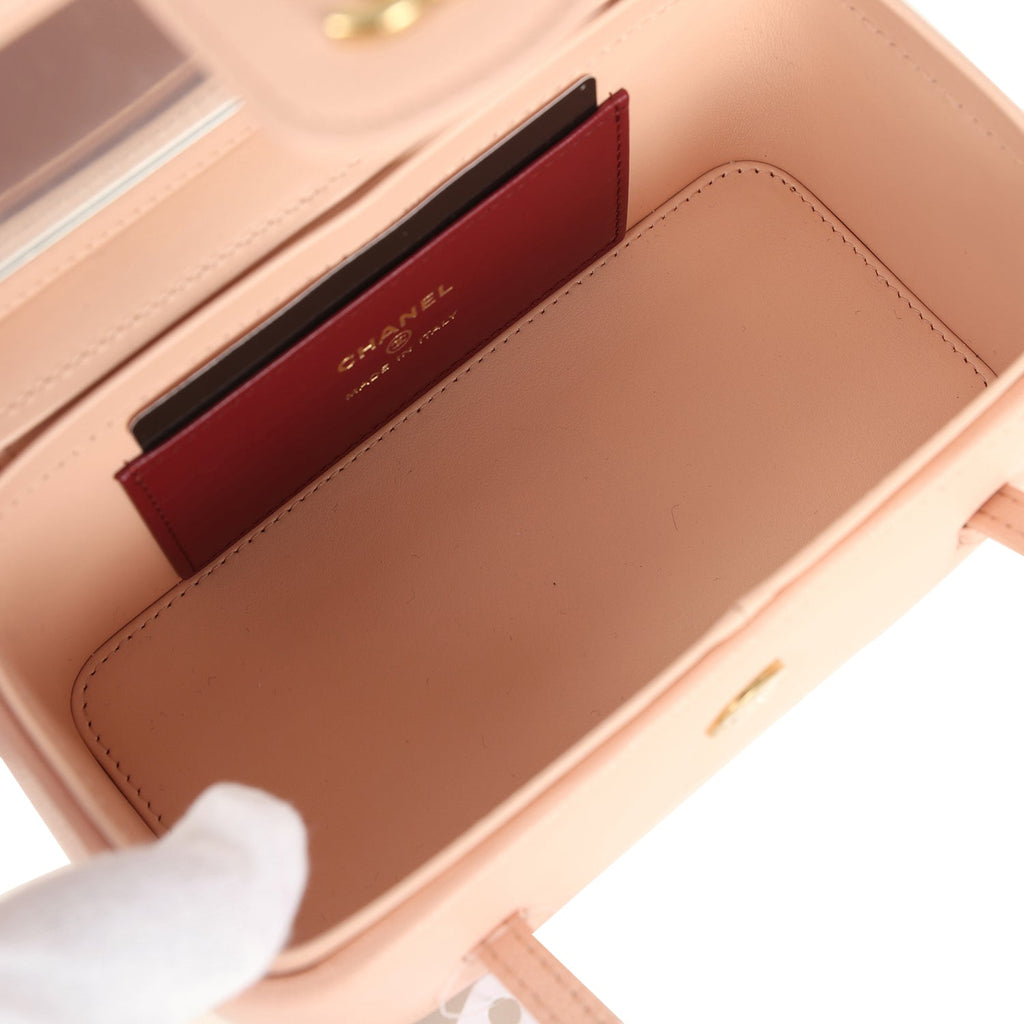 chanel-preppy-coco-long-vanity-with-straps-light-pink-shiny-caviar-brushed-gold-metal
