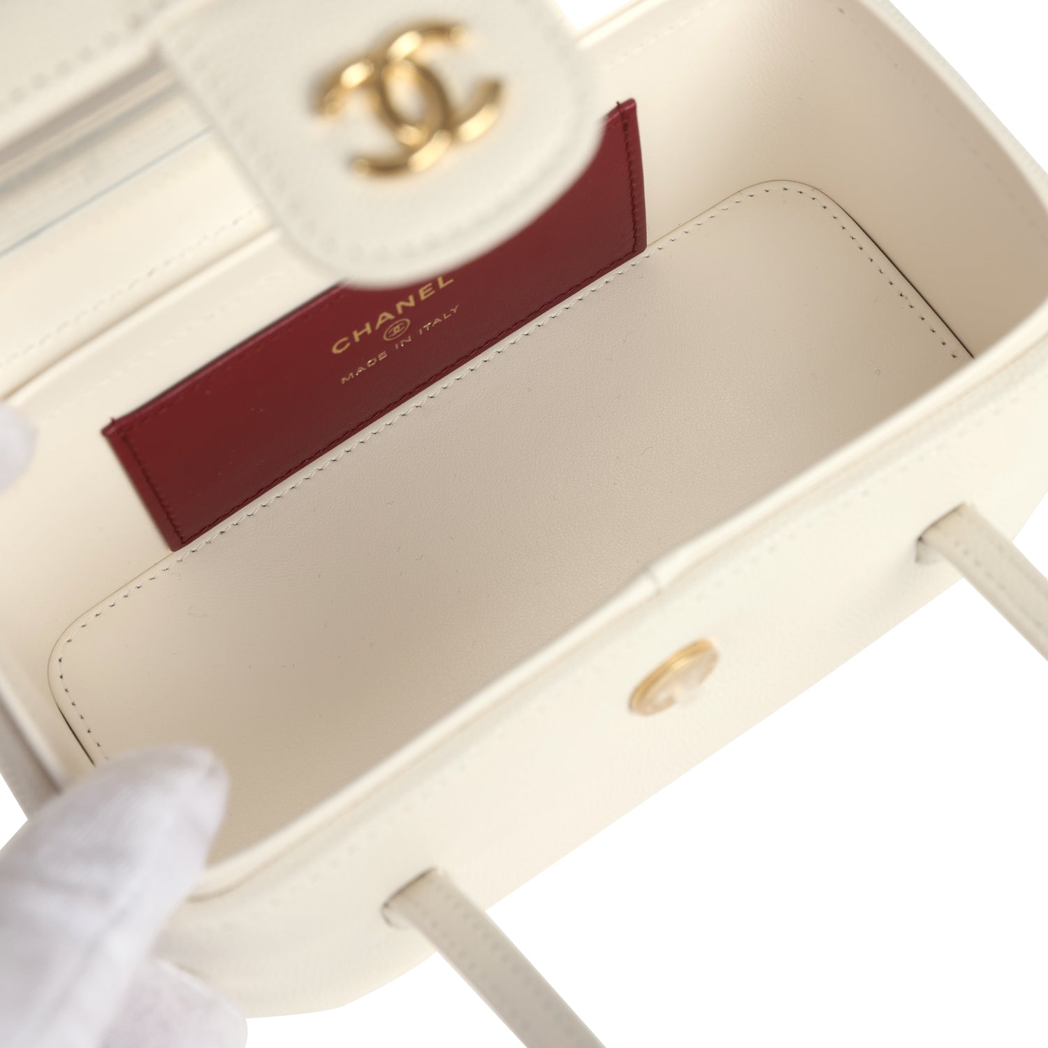 chanel-preppy-coco-long-vanity-with-straps-white-shiny-caviar-brushed-gold-metal