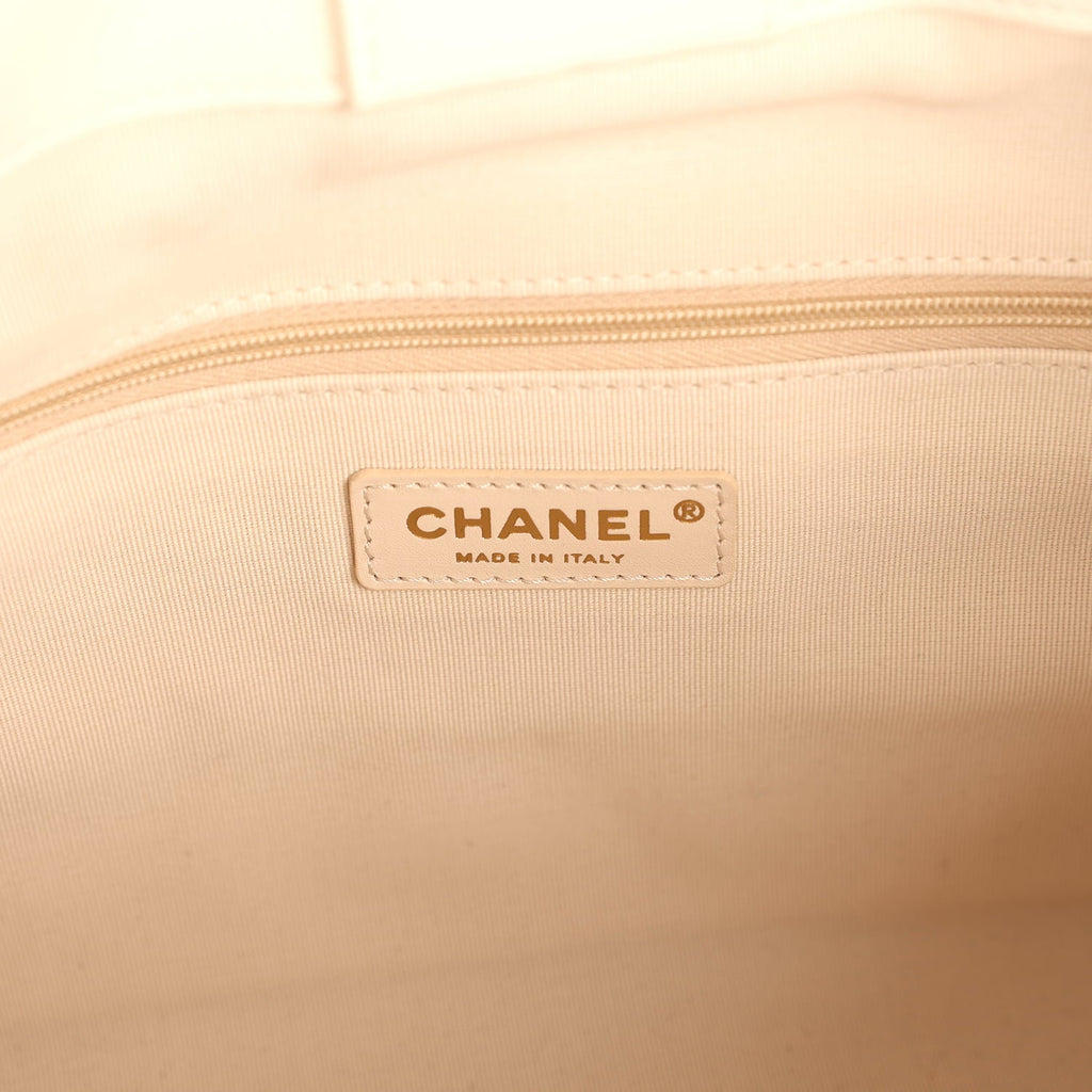 chanel-small-coco-hobo-bag-white-calfskin-antique-gold-metal