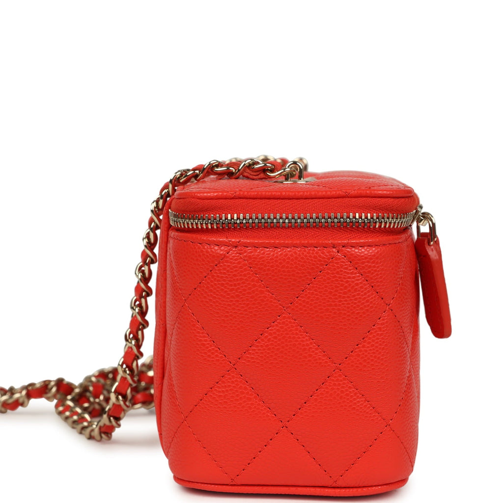 chanel-small-classic-vanity-case-red-shiny-caviar-light-gold-metal