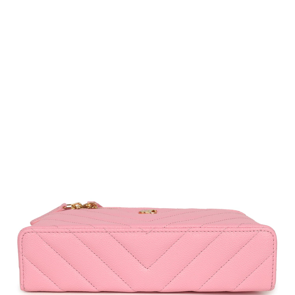 chanel-sleek-chevron-top-handle-long-vanity-case-with-chain-pink-shiny-caviar-gold-metal