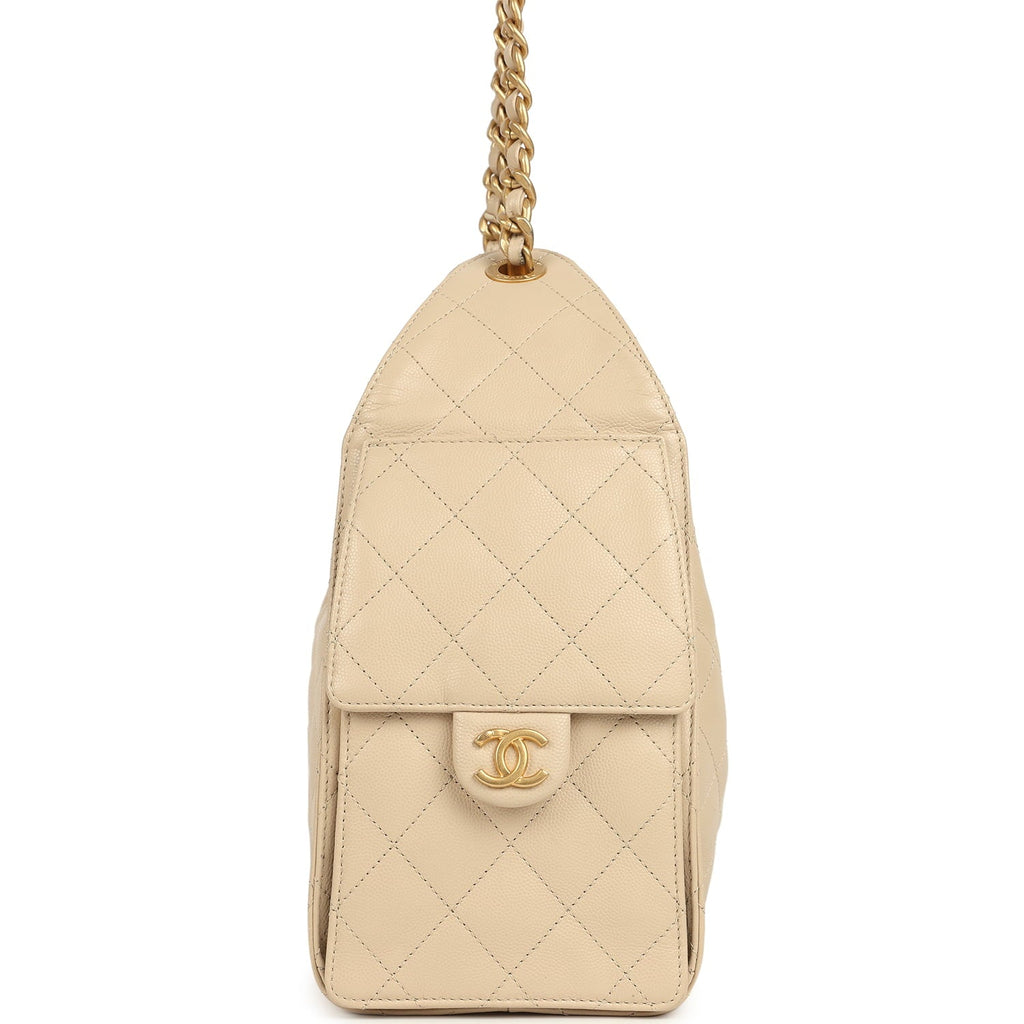 pre-owned-chanel-small-25-hobo-bag-beige-caviar-antique-gold-metal