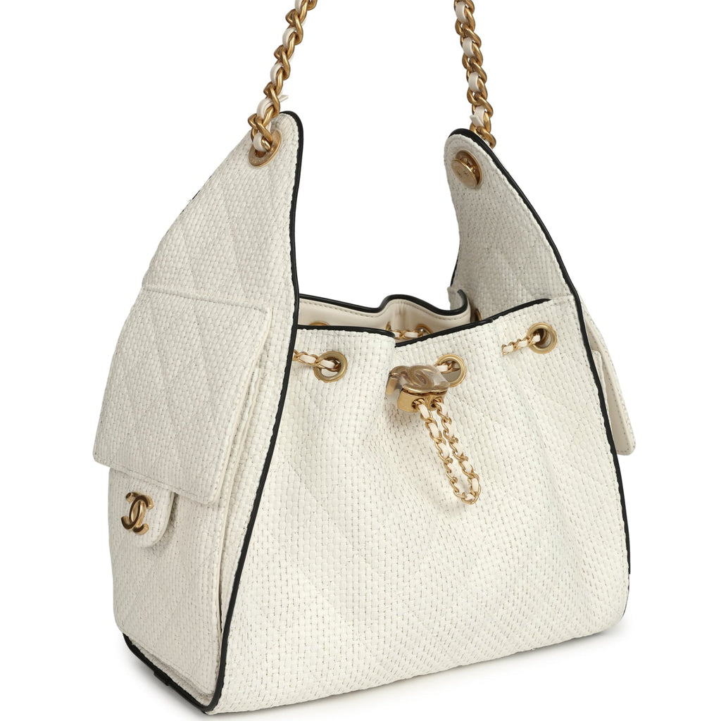 chanel-small-25-hobo-bag-white-raffia-and-black-calfskin-antique-gold-metal-2