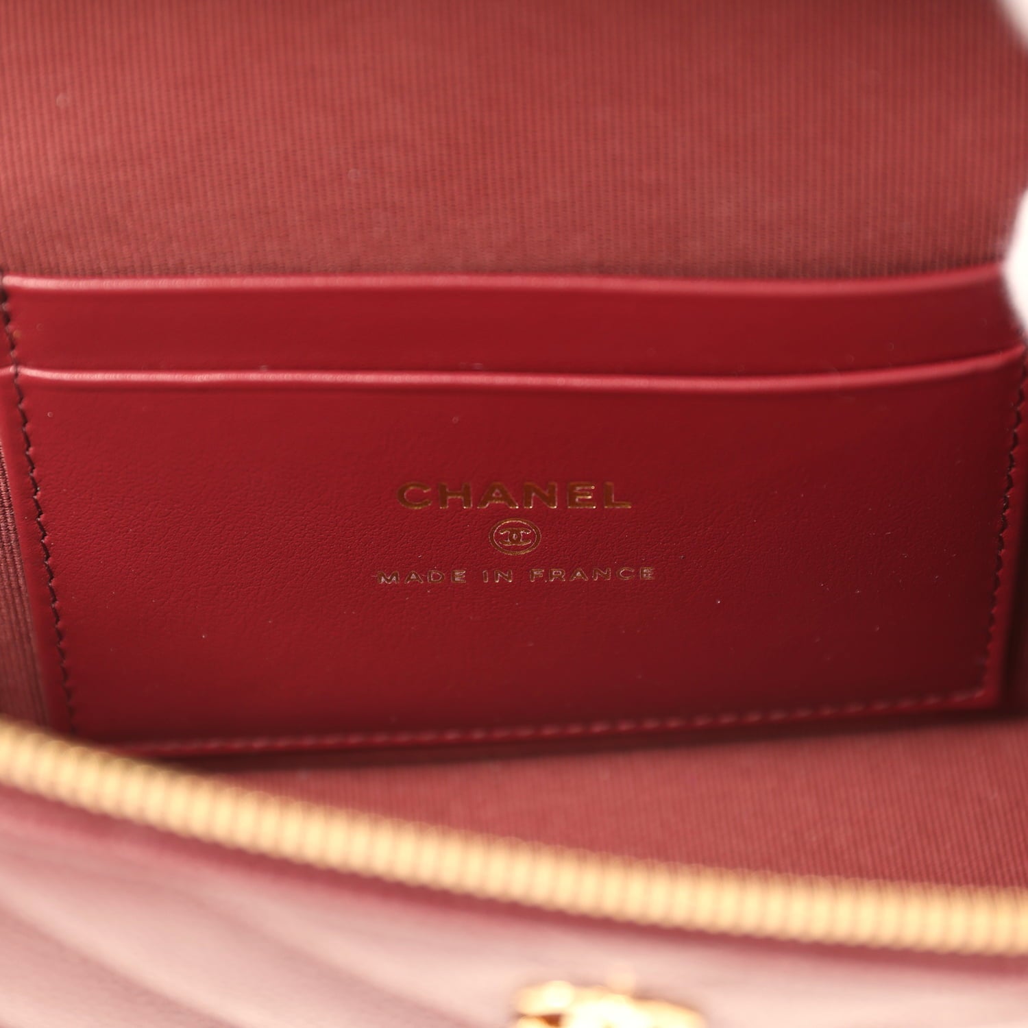 chanel-chevron-top-handle-long-vanity-case-with-chain-dark-burgundy-shiny-caviar-gold-metal-1