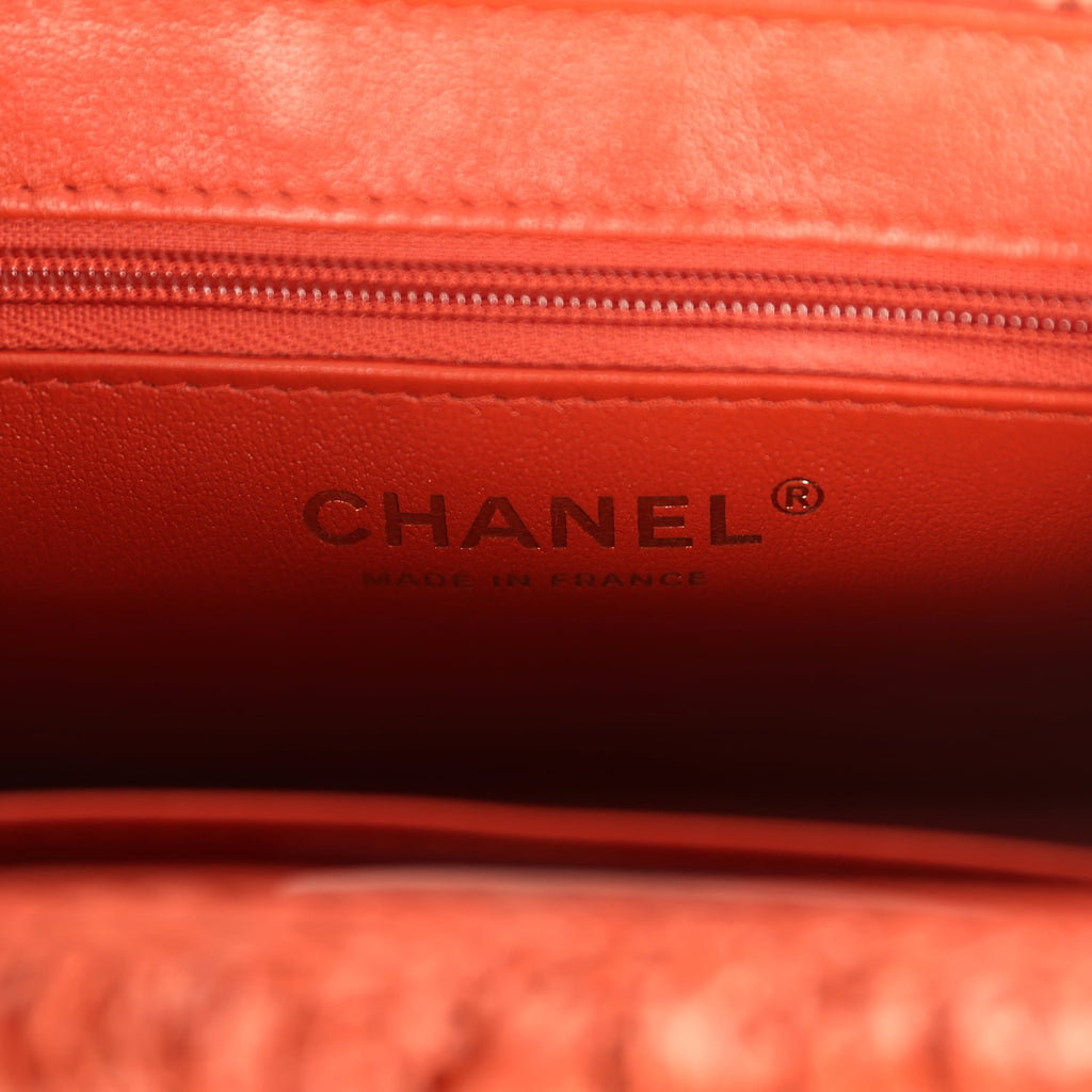 chanel-small-fringe-kelly-dark-red-raffia-wood-and-light-gold-metal-1