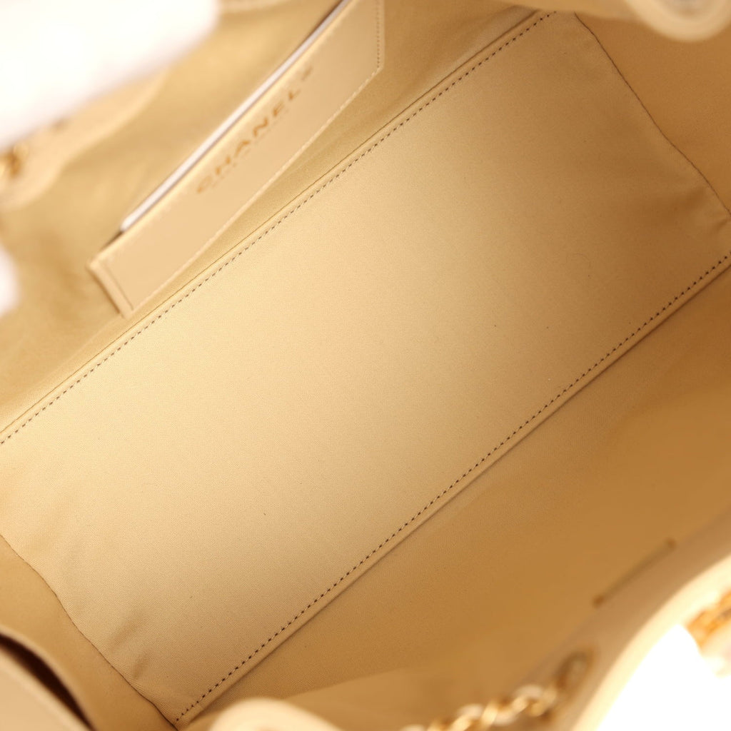 chanel-small-25-hobo-bag-light-beige-caviar-antique-gold-metal-4