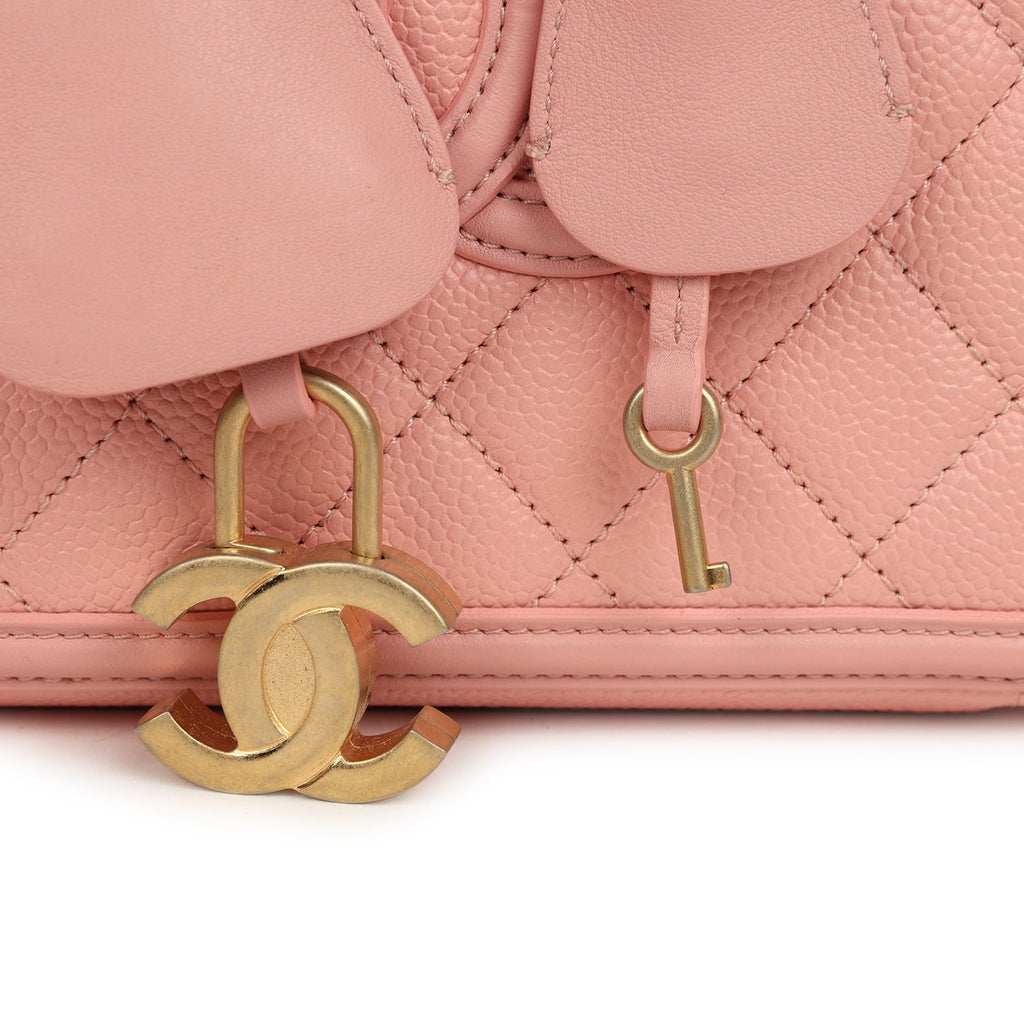 pre-owned-chanel-medium-cc-filigree-vanity-case-pink-caviar-brushed-gold-metal