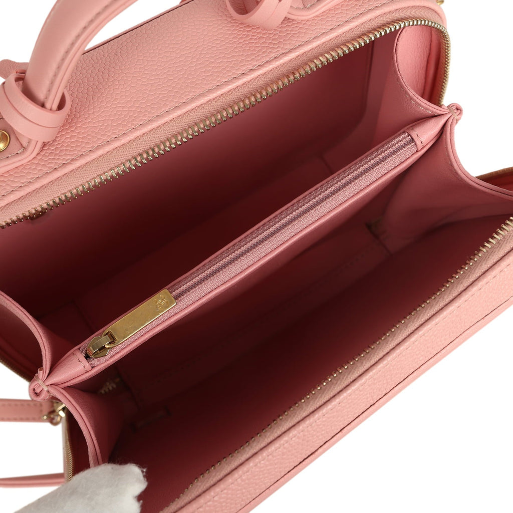 pre-owned-chanel-medium-cc-filigree-vanity-case-pink-caviar-brushed-gold-metal