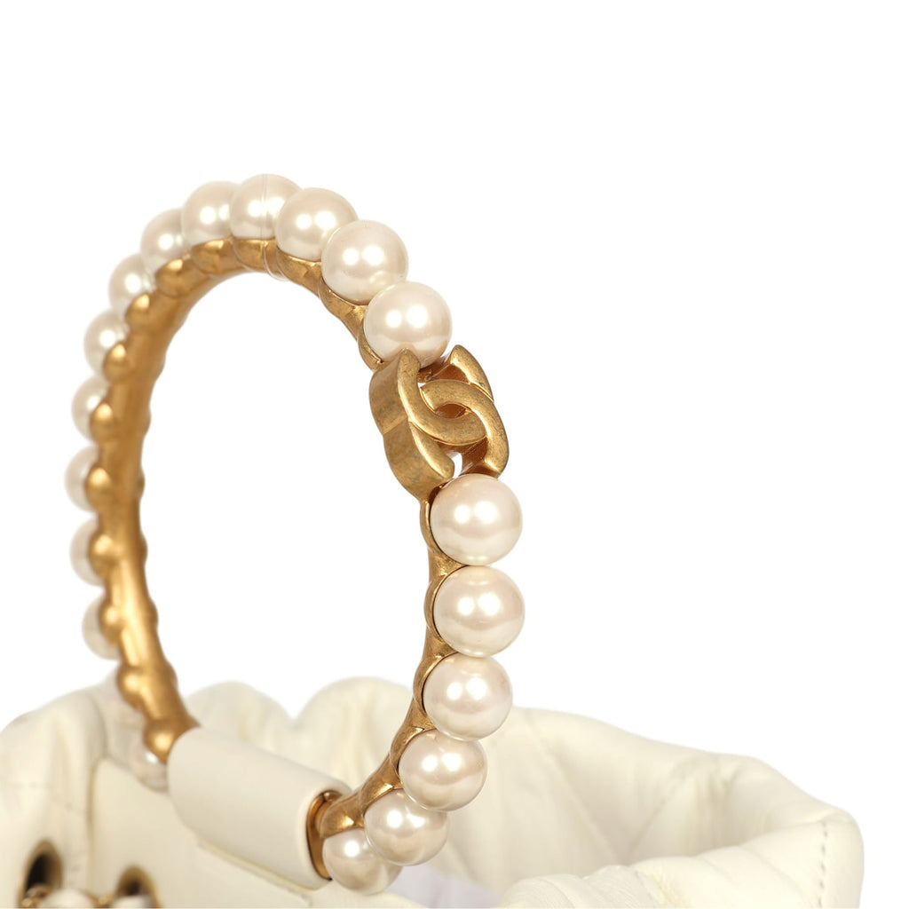 pre-owned-chanel-mini-pearl-top-handle-bucket-bag-white-calfskin-antique-gold-metal