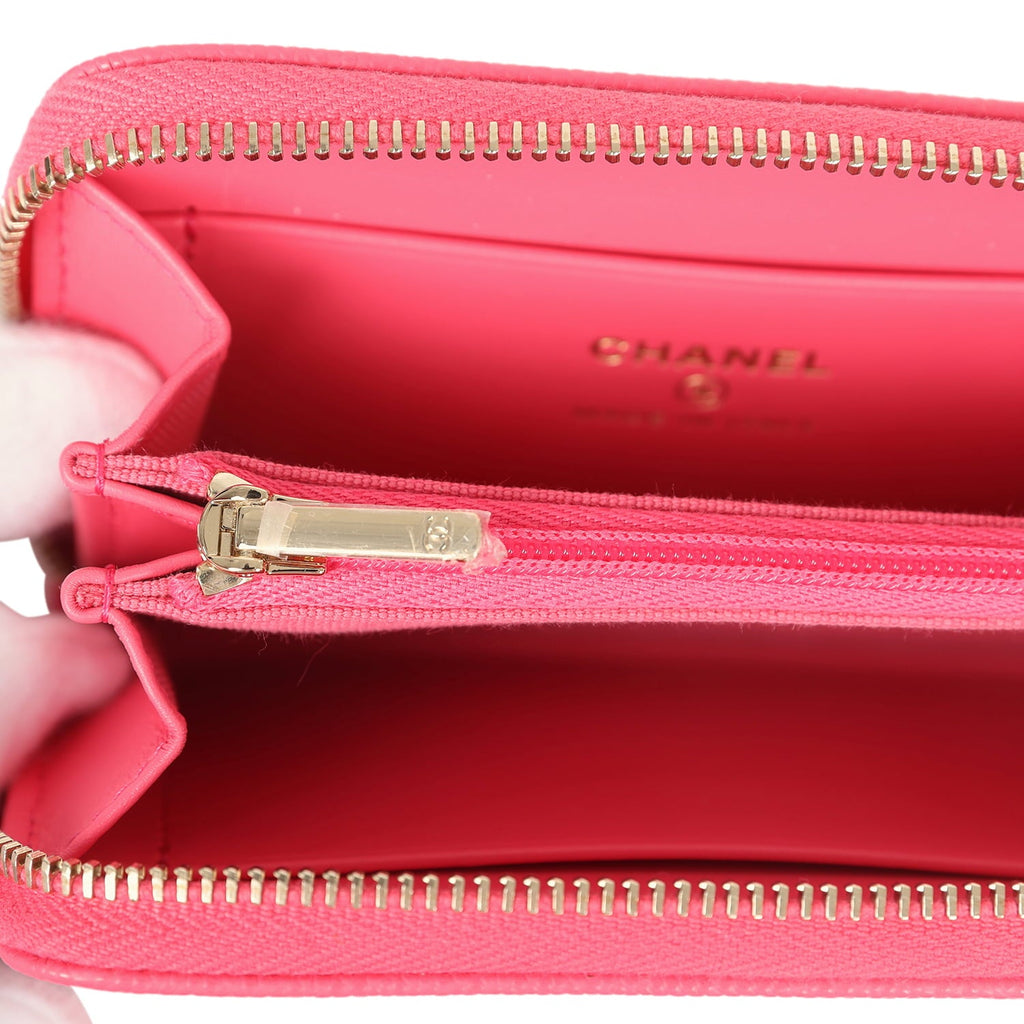 chanel-cc-zipped-wallet-fuchsia-shiny-caviar-light-gold-metal