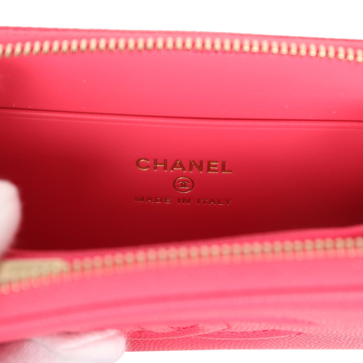 chanel-cc-zipped-wallet-fuchsia-shiny-caviar-light-gold-metal
