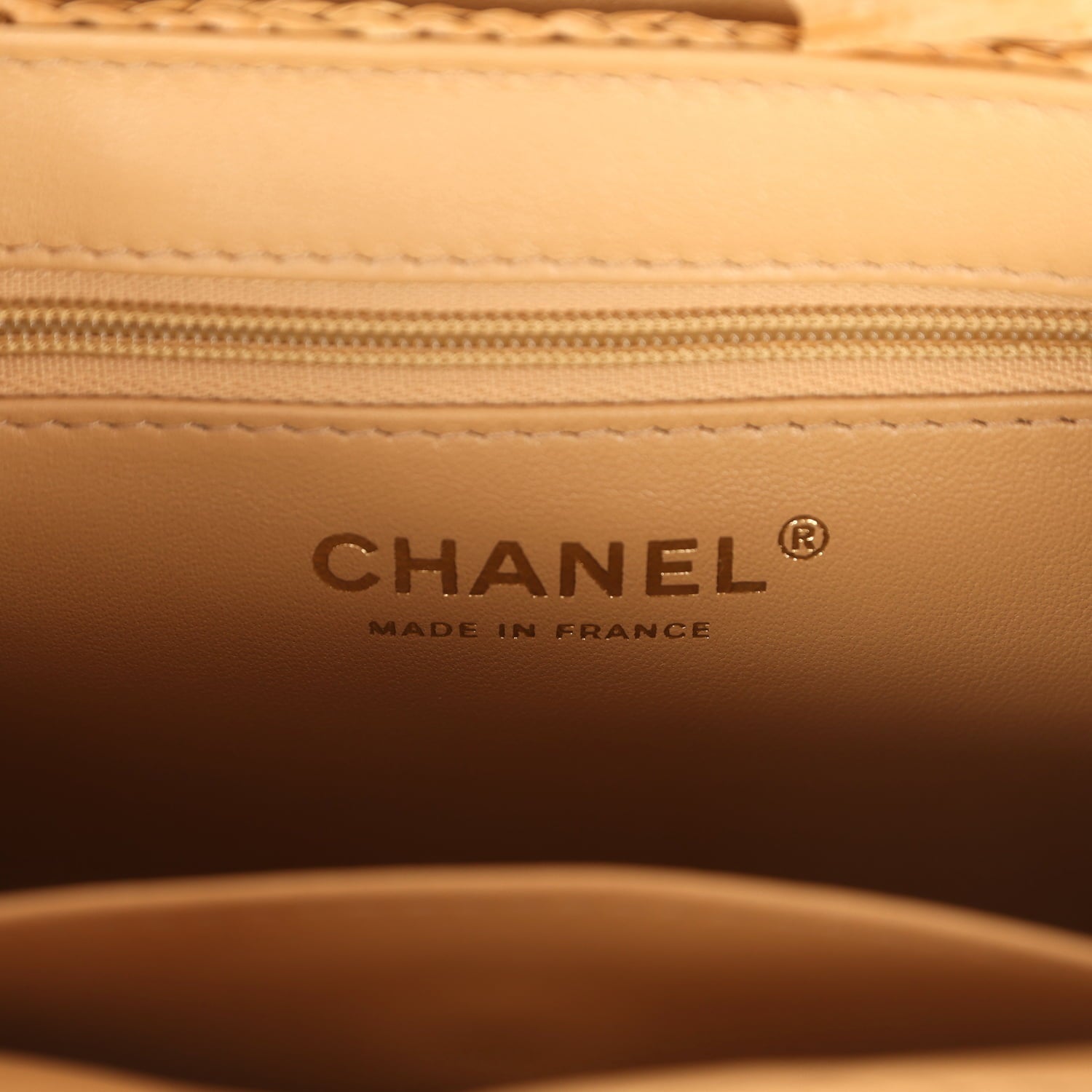 chanel-small-fringe-kelly-dark-beige-raffia-wood-and-light-gold-metal-3