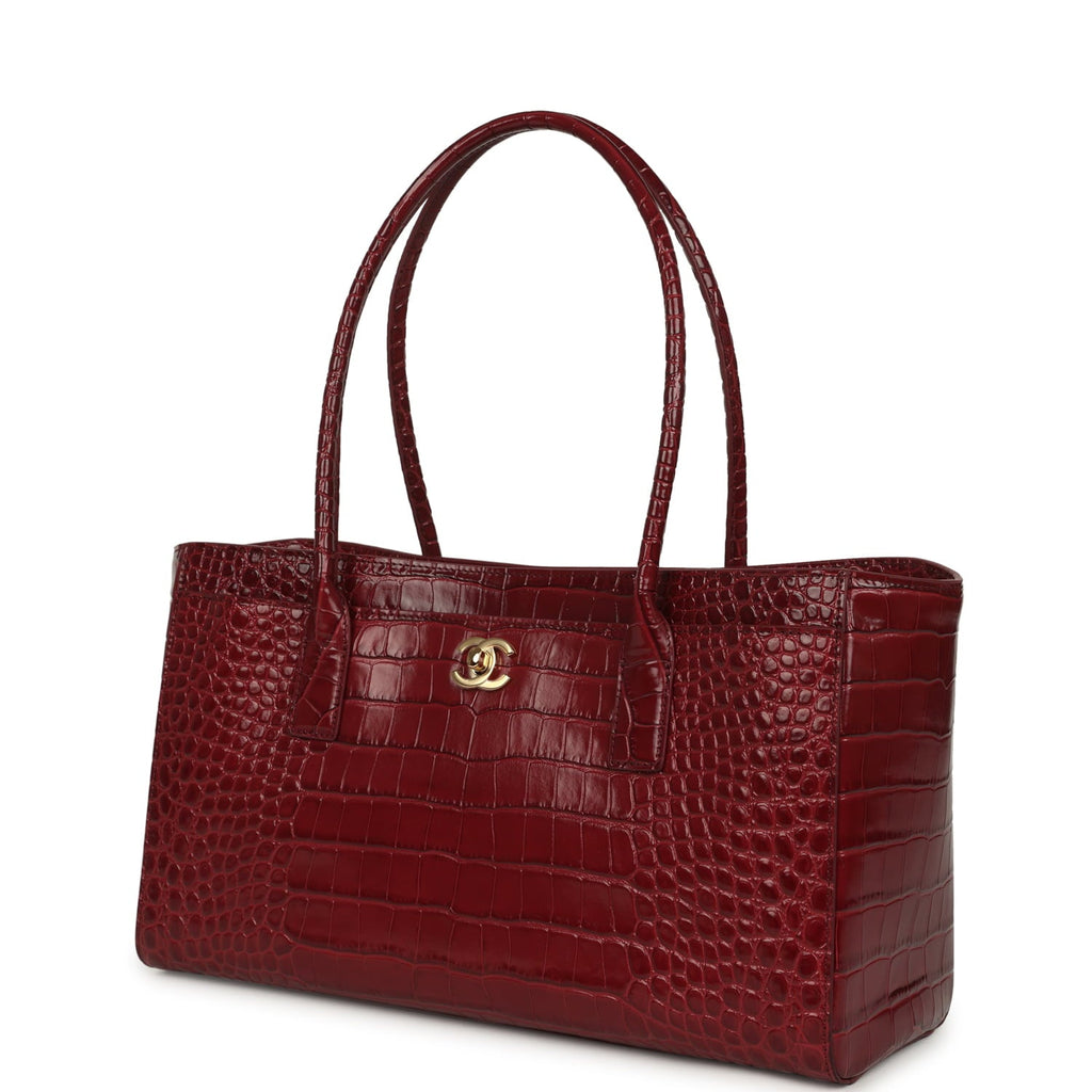 chanel-small-cerf-shopping-bag-burgundy-croc-embossed-calfskin-gold-metal-1