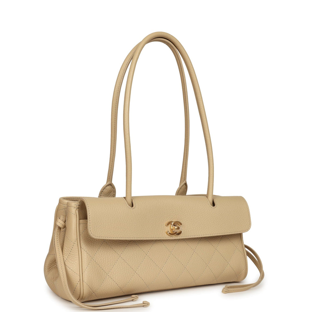 chanel-small-urban-essential-east-west-shopping-tote-light-beige-caviar-gold-metal-2