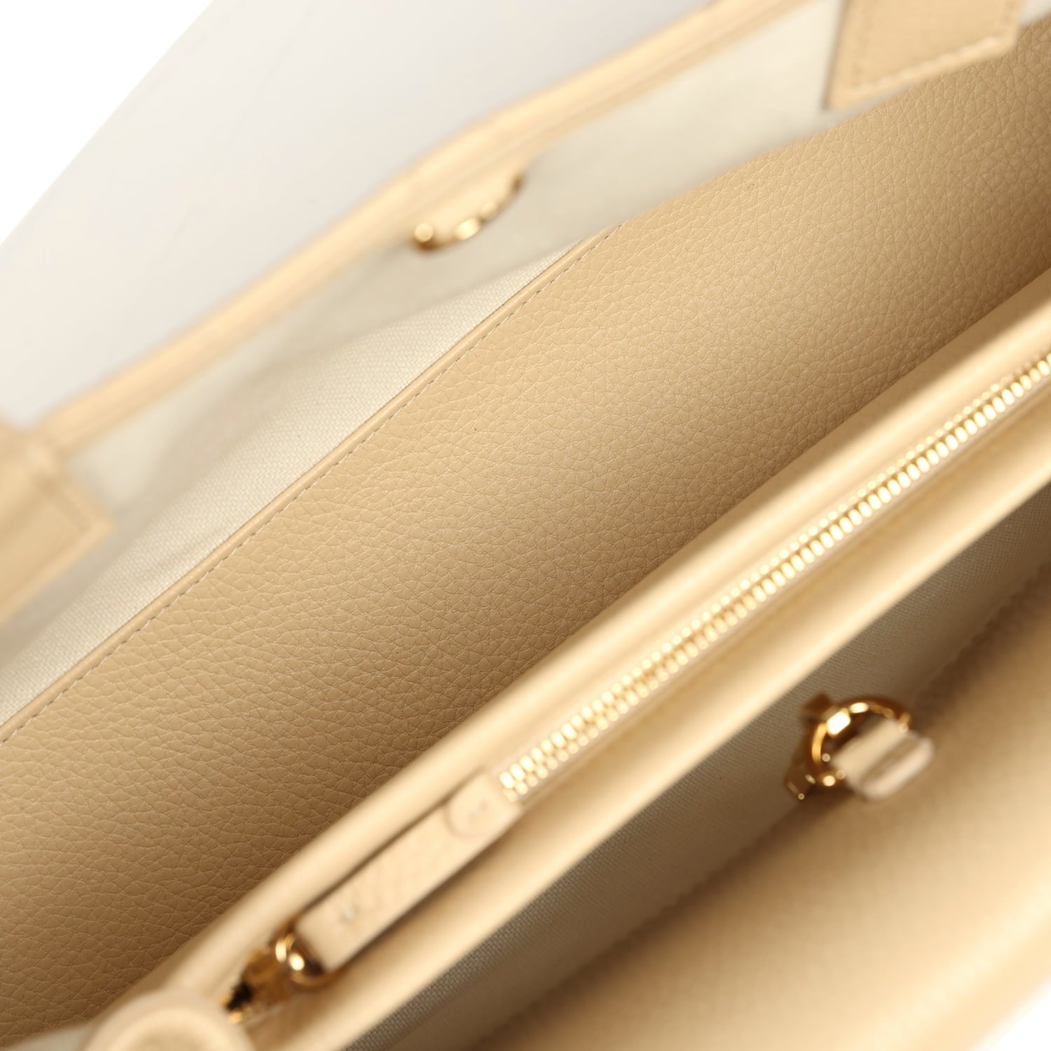 chanel-small-urban-essential-east-west-shopping-tote-light-beige-caviar-gold-metal-2