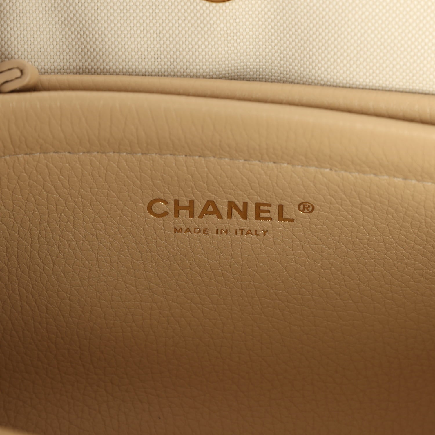 chanel-small-urban-essential-east-west-shopping-tote-light-beige-caviar-gold-metal-2