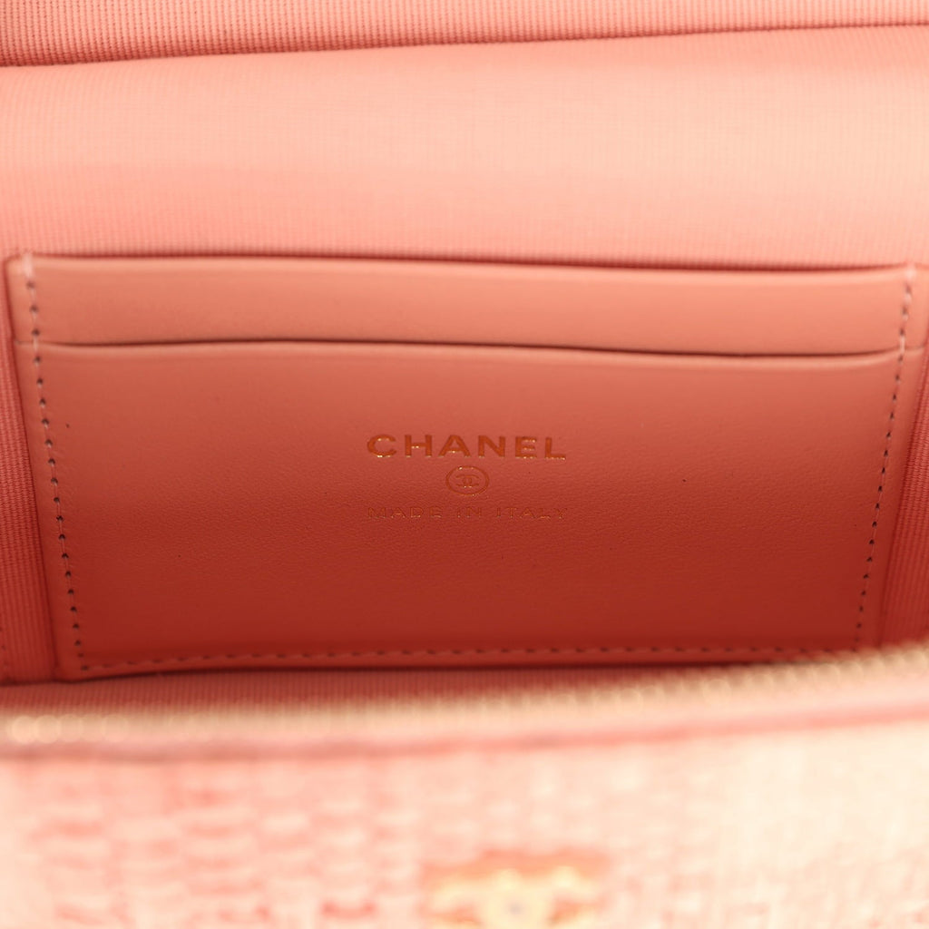 chanel-top-handle-long-vanity-case-with-chain-light-pink-braided-raffia-light-gold-metal-1