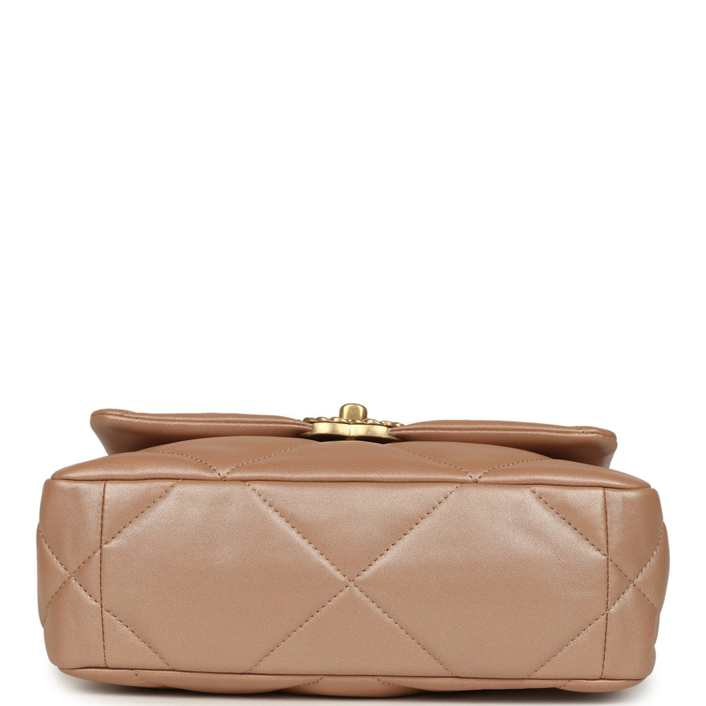 chanel-medium-19-flap-bag-pearly-beige-shiny-lambskin-mixed-metal-metal