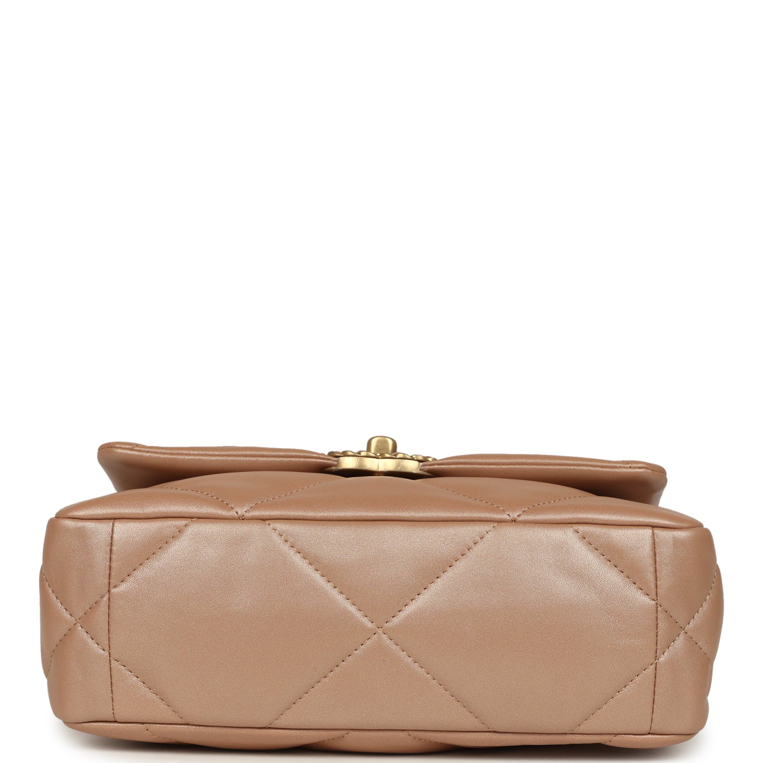 chanel-medium-19-flap-bag-pearly-beige-shiny-lambskin-mixed-metal-metal