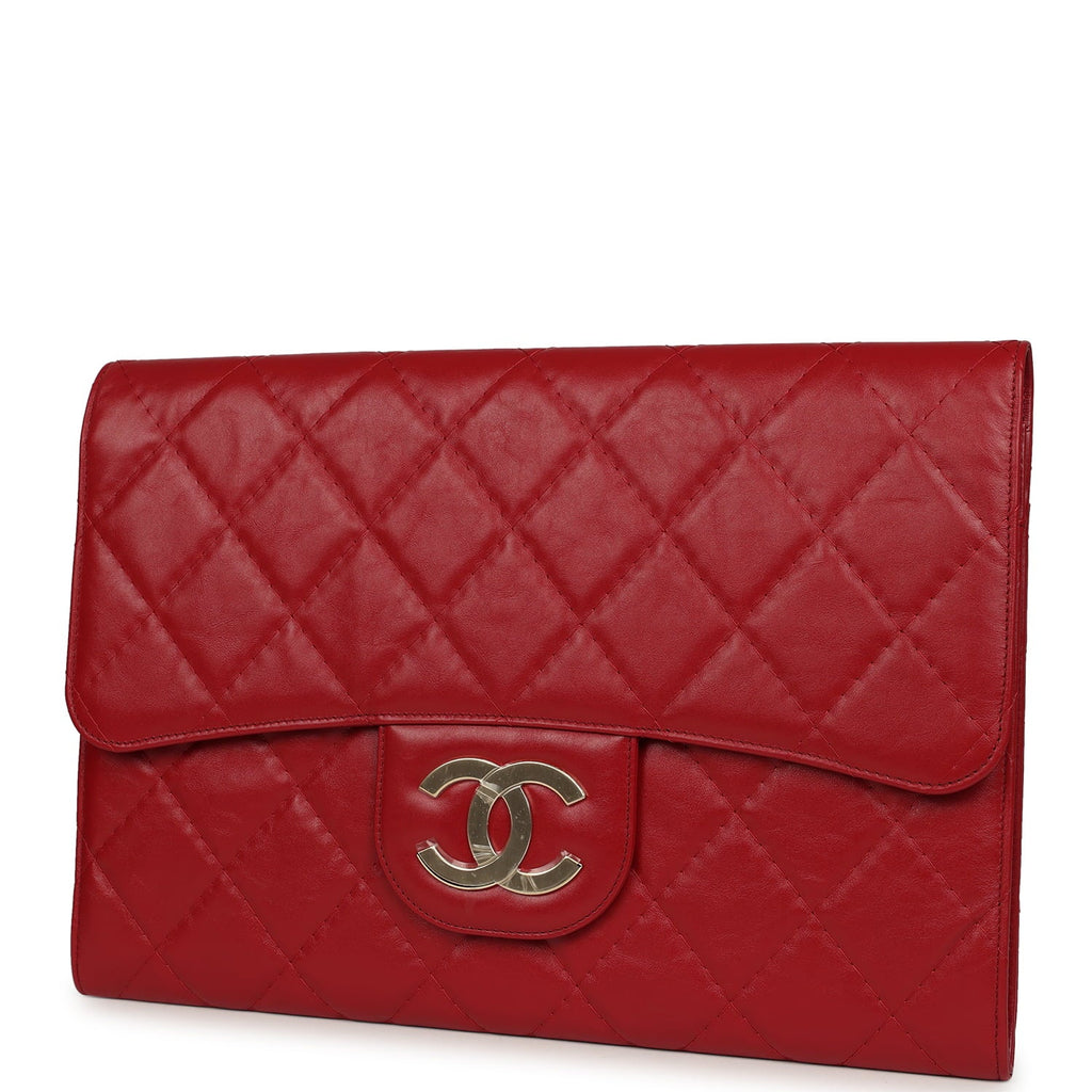 chanel-xxl-cc-clutch-red-shiny-crumpled-calfskin-gold-metal-1