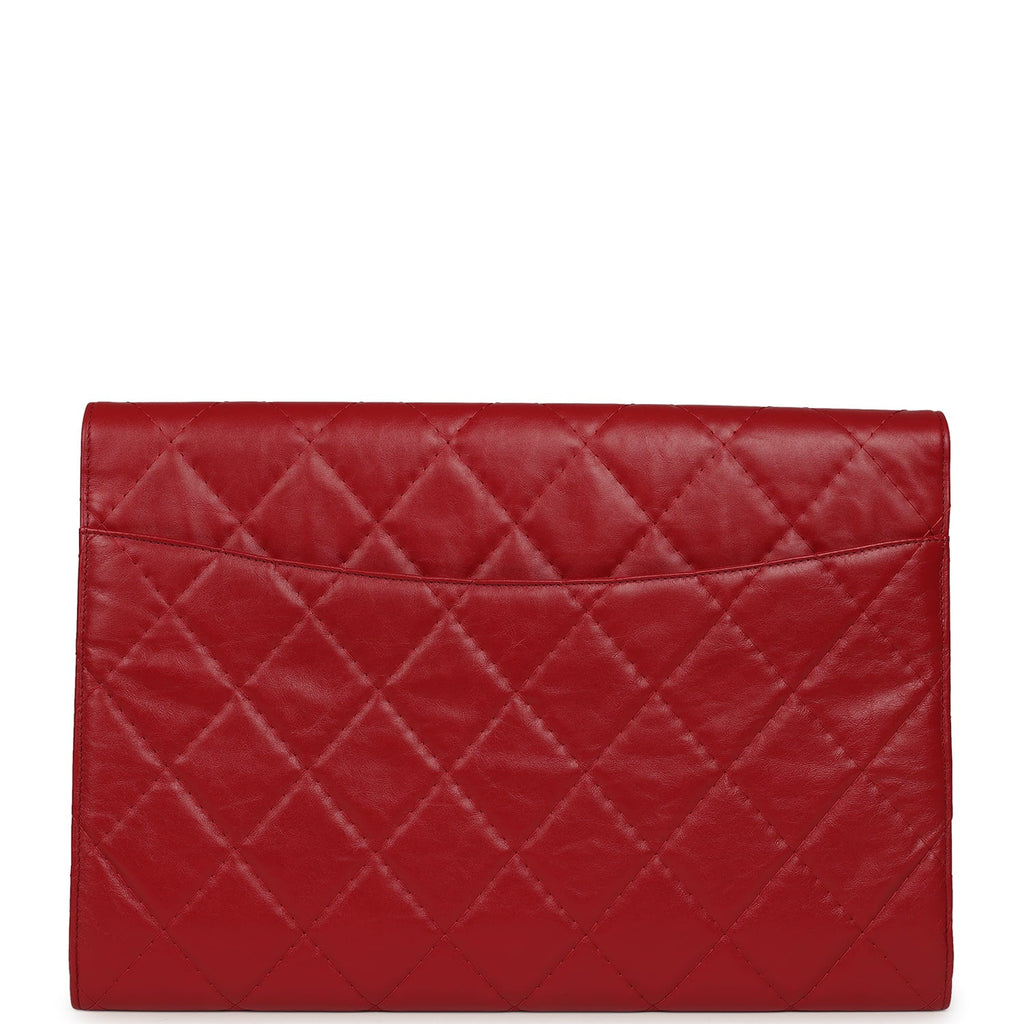 chanel-xxl-cc-clutch-red-shiny-crumpled-calfskin-gold-metal-1